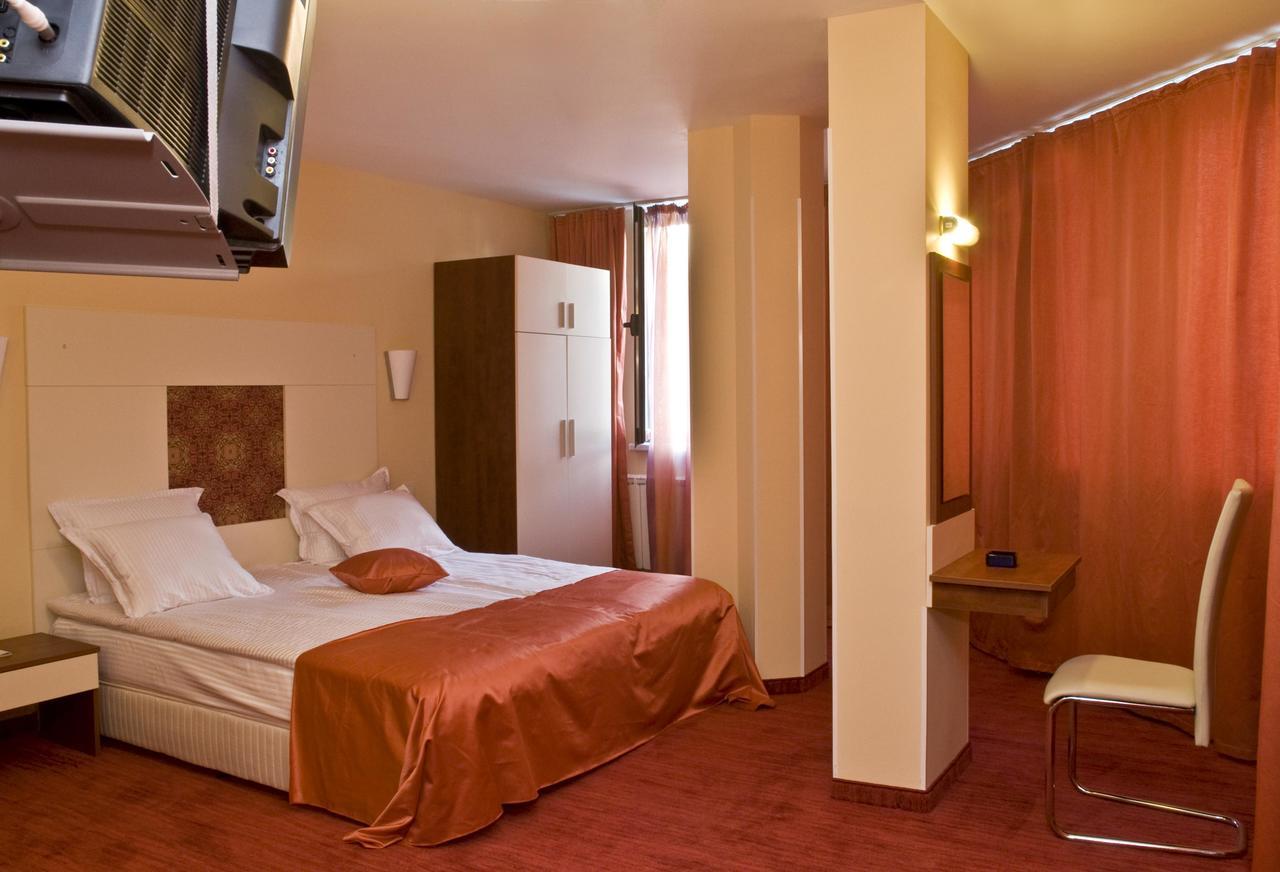 Hotel 4 Zona Софія Екстер'єр фото